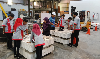 Pelaksanaan Kerja Amali (Pengujian) untuk Kursus DCA 1013 - Building Materials Technology Bagi Pelajar Program DVM Teknologi Pembinaan Kolej Vokasional Kuantan di Makmal Konkrit & Bahan FTKA pada 24 September 2024